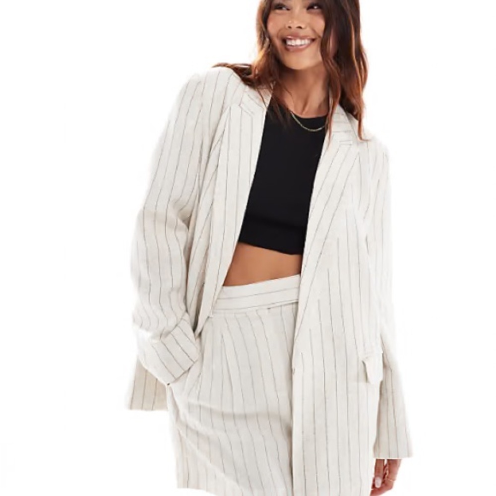 Chic White Pinstripe Blazer